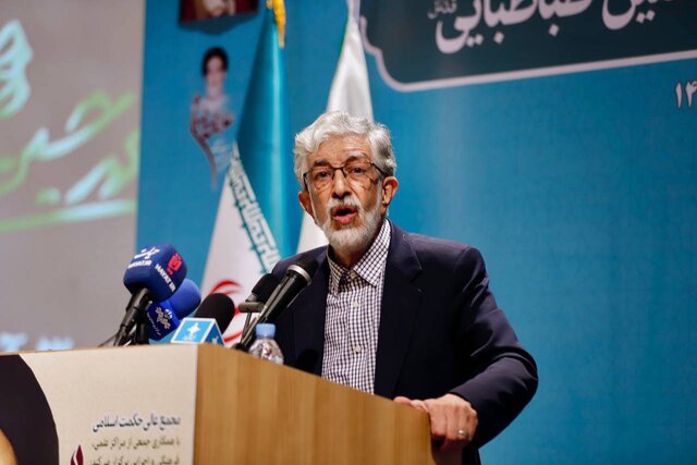 حداد عادل: جریانی که می‌گفت می‌توان با آمریکا نشست و خندید، در کشور کمرنگ می‌شود