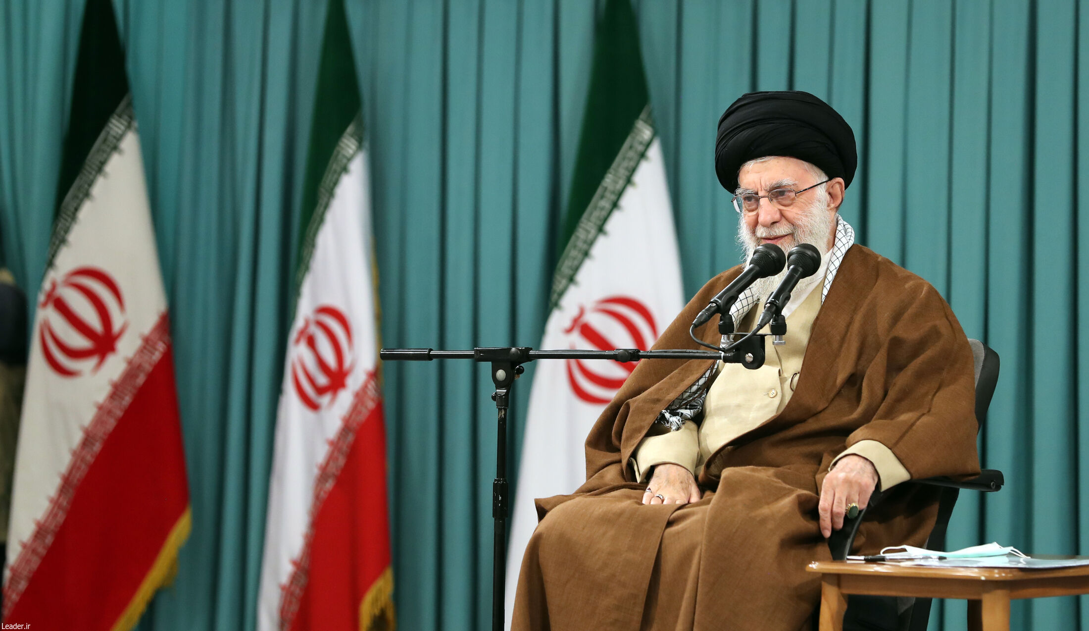 نماهنگی از دیدار اخیر قهرمانان ورزشی و مدال‌آوران بازی‌های آسیایی و پارا آسیایی با رهبر انقلاب