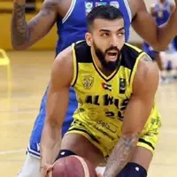 بسکتبالیست ایرانی قراردادش را با الوصل تمدید کرد