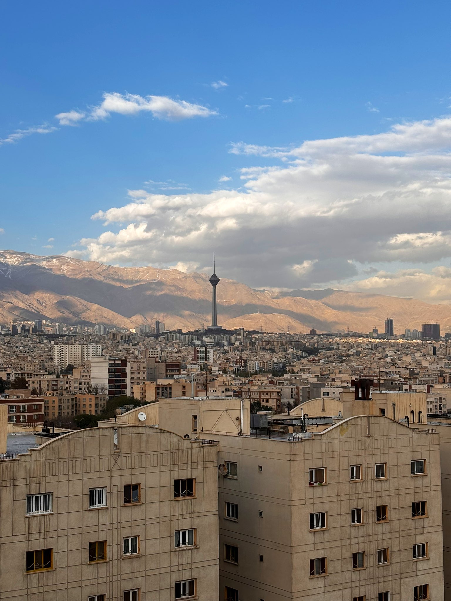 هوای تهران به فاصله ۲۴ ساعت