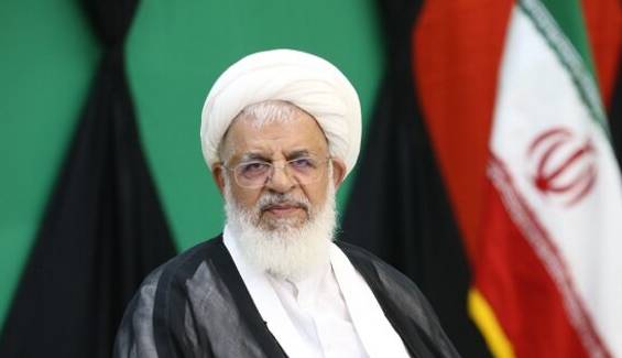 امامجمعه یزد: کمتوجهی به دین جامعه را دچار آسیب خواهد کرد