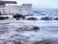 امواج قدرتمند ناشی از طوفان 