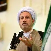 امام‌جمعه شیراز: در دین ما، پزشک محرم نیست!