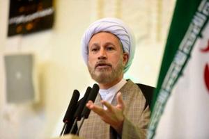 امامجمعه شیراز: در دین ما، پزشک محرم نیست!