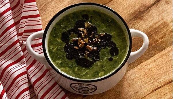 طرز تهیه آش اسفناج؛ غذایی کامل برای شبهای سرد زمستان