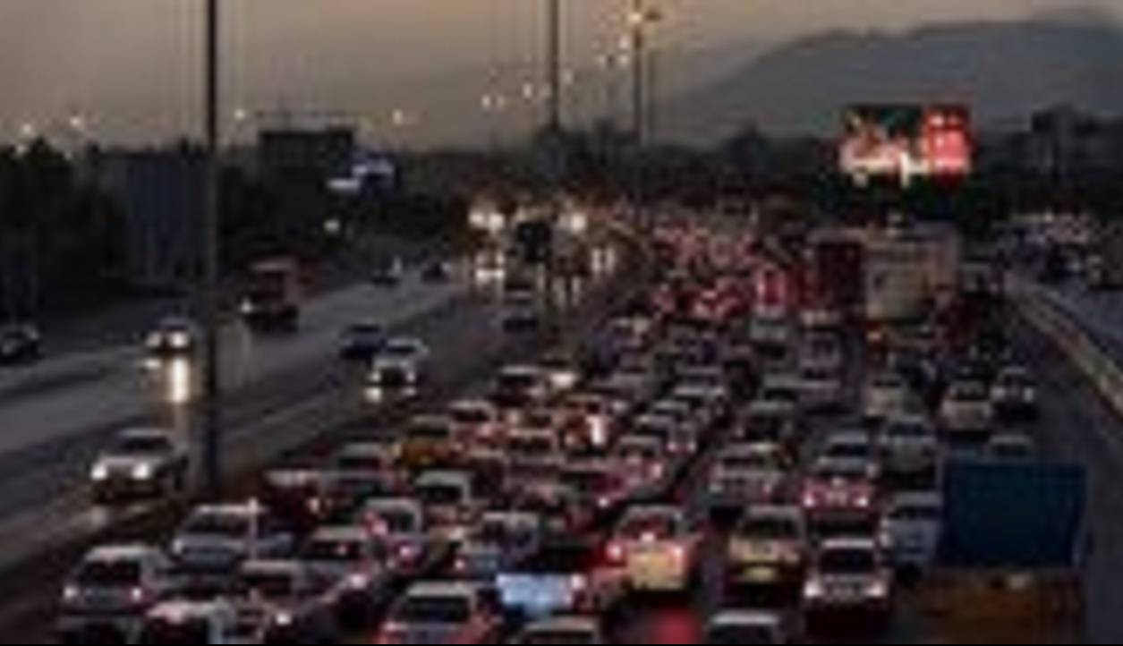 ترافیک سنگین در آزادراه تهران - شمال و کرج - قزوین