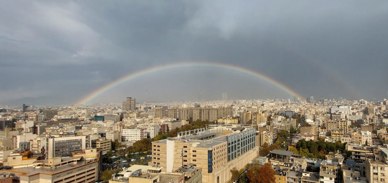 نقش بستن رنگین کمان در تهران