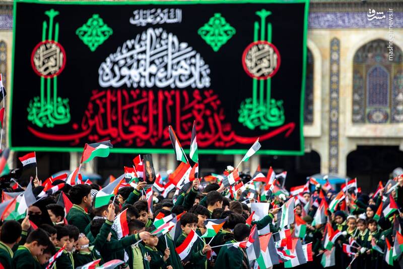 اجتماع دانش آموزان عراقی در بین‌الحرمین در حمایت از غزه