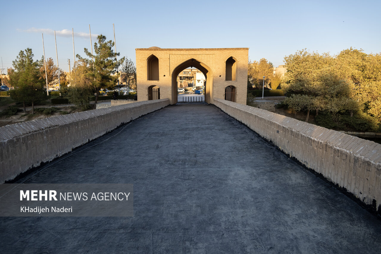 مرمت و عایقکاری پل «جسر حسین» روی رودخانه زاینده رود