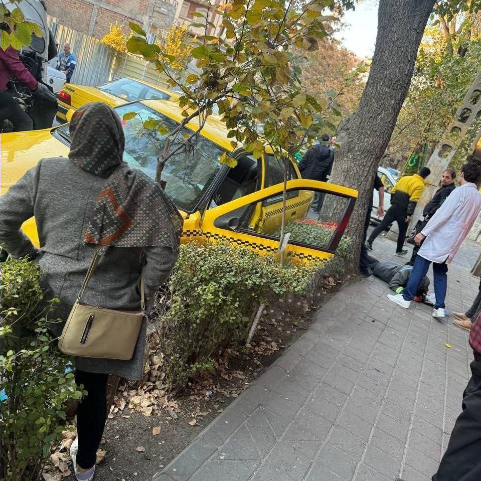عکس/ تصادف دلخراش در خیابان طالقانی تبریز؛ پارکبان مصدوم شد