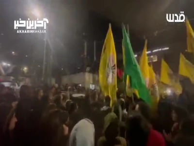 استقبال از اتوبوس مردان و زنان جوان آزاد شده فلسطینی در رام الله