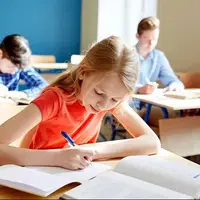 ماجرای جالب زنی که به جای دخترش به مدرسه رفته بود!