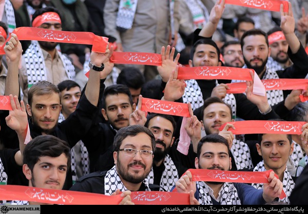 عکس/ بسیجیان پر شور در محضر رهبر انقلاب 