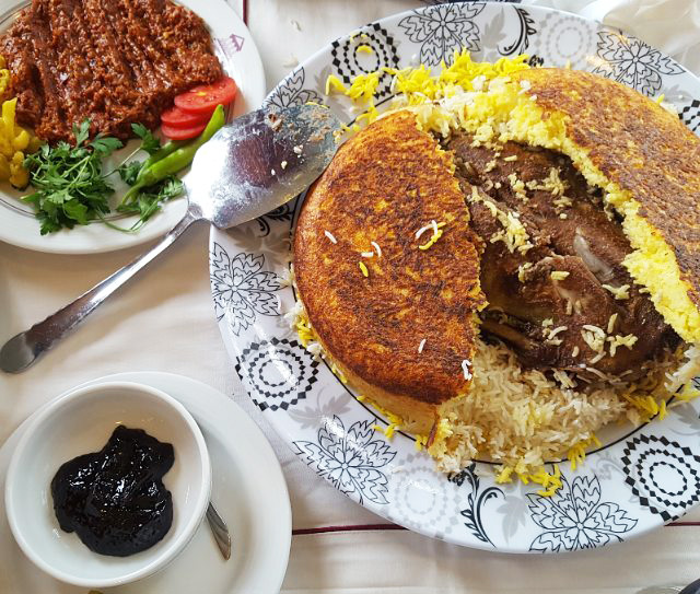 آموزش پخت غذایی از آذری های گیلان