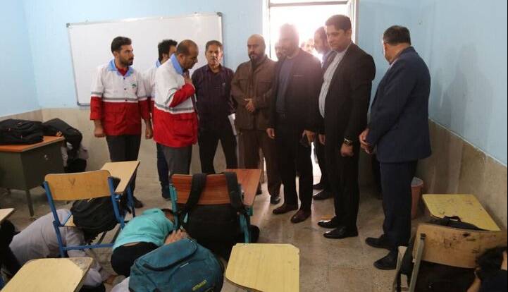 مانور زلزله و ایمنی در تنگستان برگزار شد