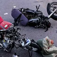 تصادف زن موتور سوار به هنگام آموزش رانندگی