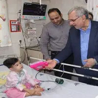 وزیر بهداشت: هزینه درمان کودکان زیر ۷ سال رایگان می‌شود