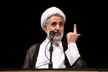 افشاگری ذوالنوری: ۱۵۰۰ میلیارد تومان به فلان فروشگاه دادهاند، این مبلغ میتوانست چند صنعت را در قم زنده کند؟