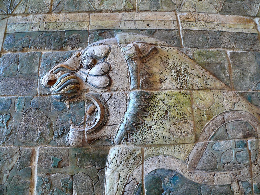 نقش برجستۀ شیر از کاخ آپادانا 