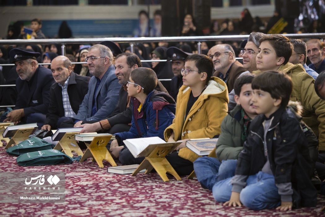 عکس/ برنامه زنده تلویزیونی قرآنی محفل در اراک