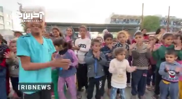اقدام جوانان فلسطینی در روزهای آتش بس برای ایجاد شادی در دل کودکان