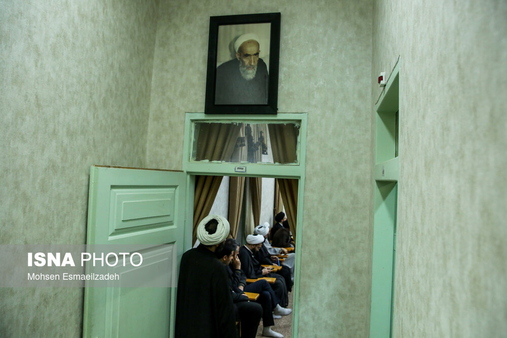 حضور رییس مجمع تشخیص مصلحت در جمع طلاب و نخبگان