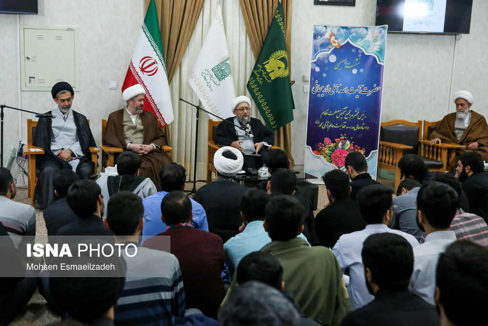 حضور رییس مجمع تشخیص مصلحت در جمع طلاب و نخبگان