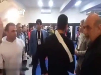 حضور حسن یزدانی در سالن برگزاری فینال کشتی آزاد لیگ برتر