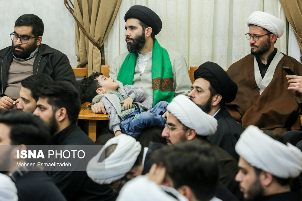 حضور رییس مجمع تشخیص مصلحت در جمع طلاب و نخبگان