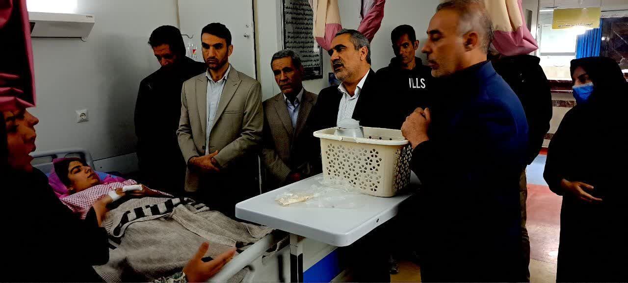 ۱۱ دانشآموز حادثه واژگونی مینیبوس از بیمارستان نورآباد مرخص شدند