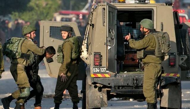 یورش صهیونیست‌ها به کرانه باختری و قدس و بازداشت چند فلسطینی