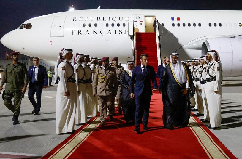 استقبال از رییس جمهوری فرانسه در فرودگاه دوحه قطر