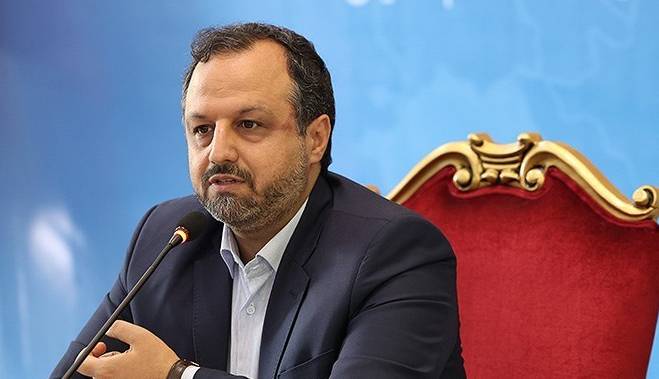 وزیر اقتصاد: سیاست دولت کاهش بار مالیاتی بر کارگران و کسبه است
