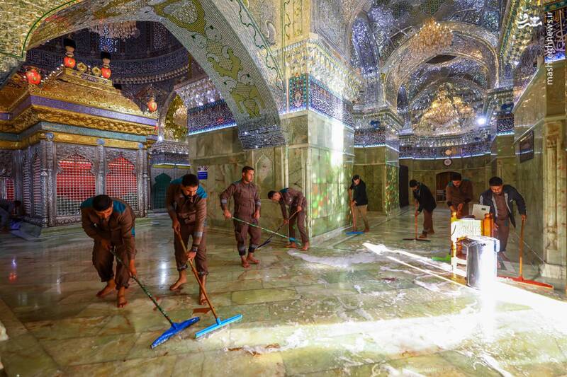 عکس/ شست و شوی حرمین سامرا توسط خادمان