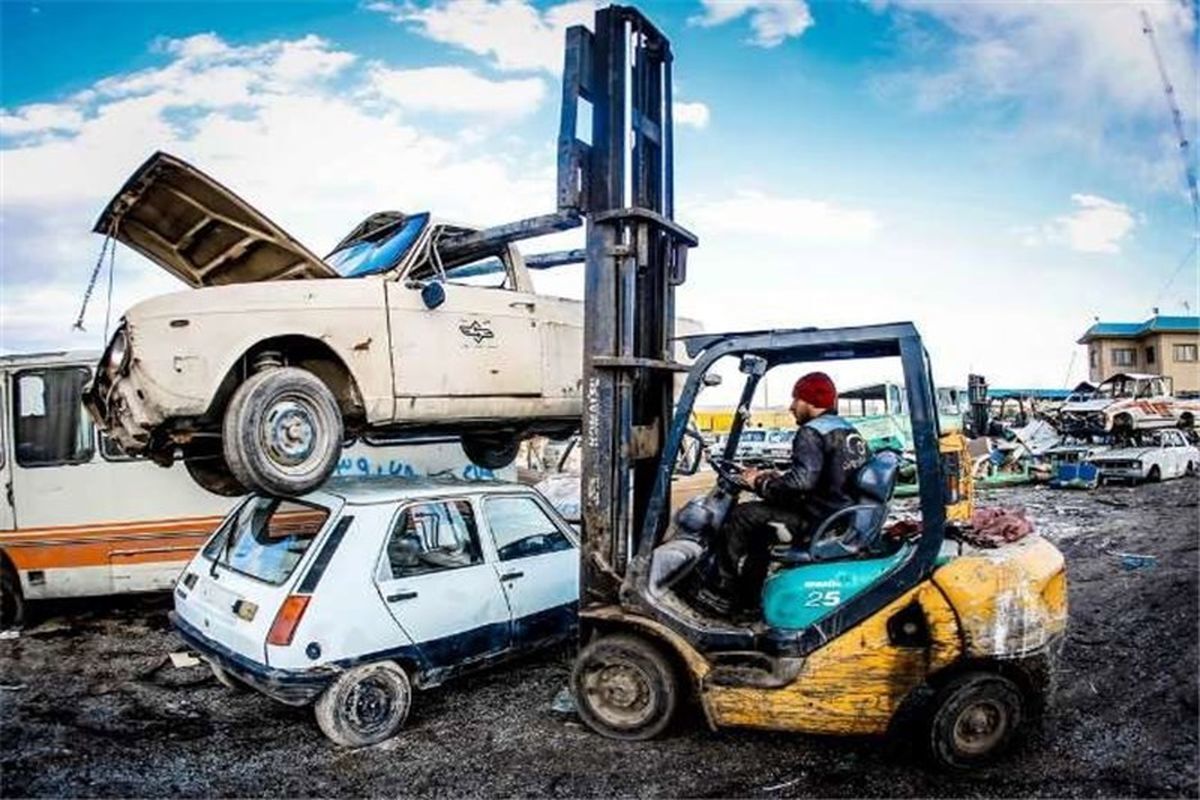 آمادگی خروج ۵۰۰ هزار خودروی فرسوده در سال را داریم