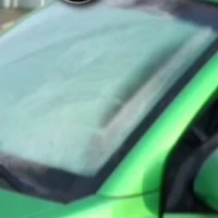 طراحی عجیب برای آب کردن یخ‌های شیشه خودرو 