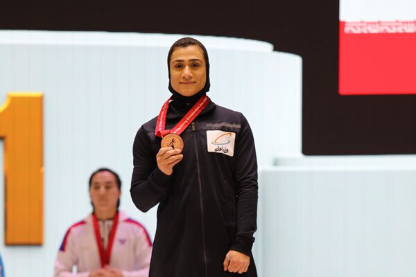 بانوی وزنهبردار مرودشتی راهی قطر شد