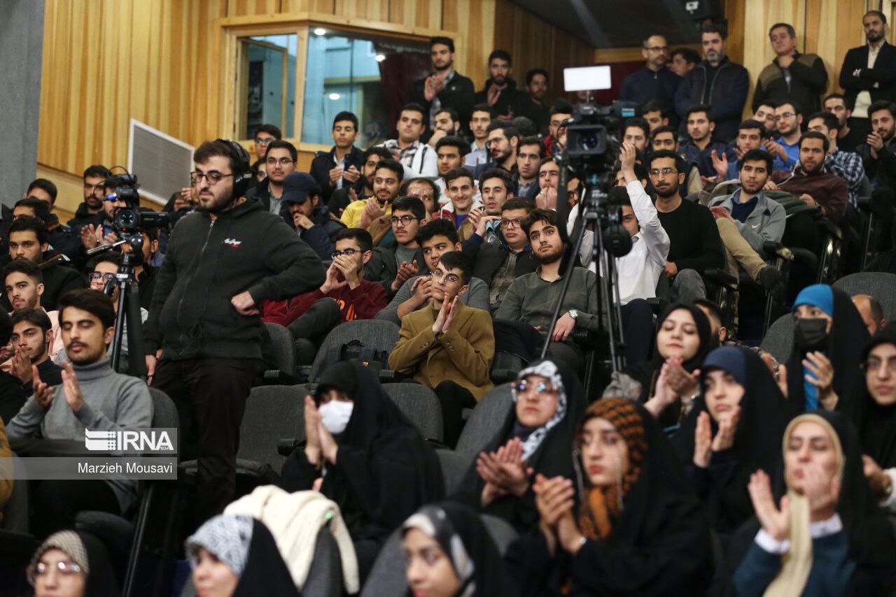 حضور وزیر ارشاد در دانشگاه صدا و سیما