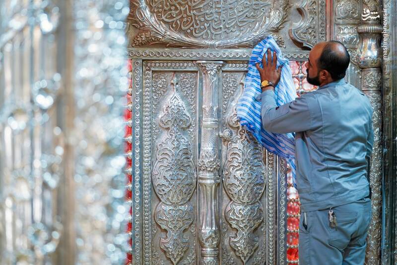 عکس/ شست و شوی حرمین سامرا توسط خادمان