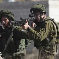 لحظه شلیک به یک جوان فلسطینی توسط سربازان رژیم صهیونیستی