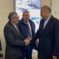 استقبال سفیر ایران و مقامات روس از امیرعبداللهیان در فرودگاه ونوکووا 