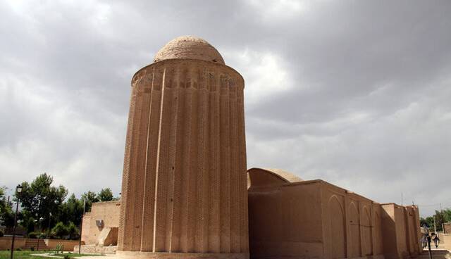 مرمت اضطراری برج کاشانه بسطام