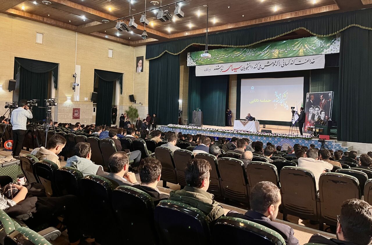 استاندار آذربایجانغربی: منتظر اخبار خوب درباره دریاچه ارومیه باشید!