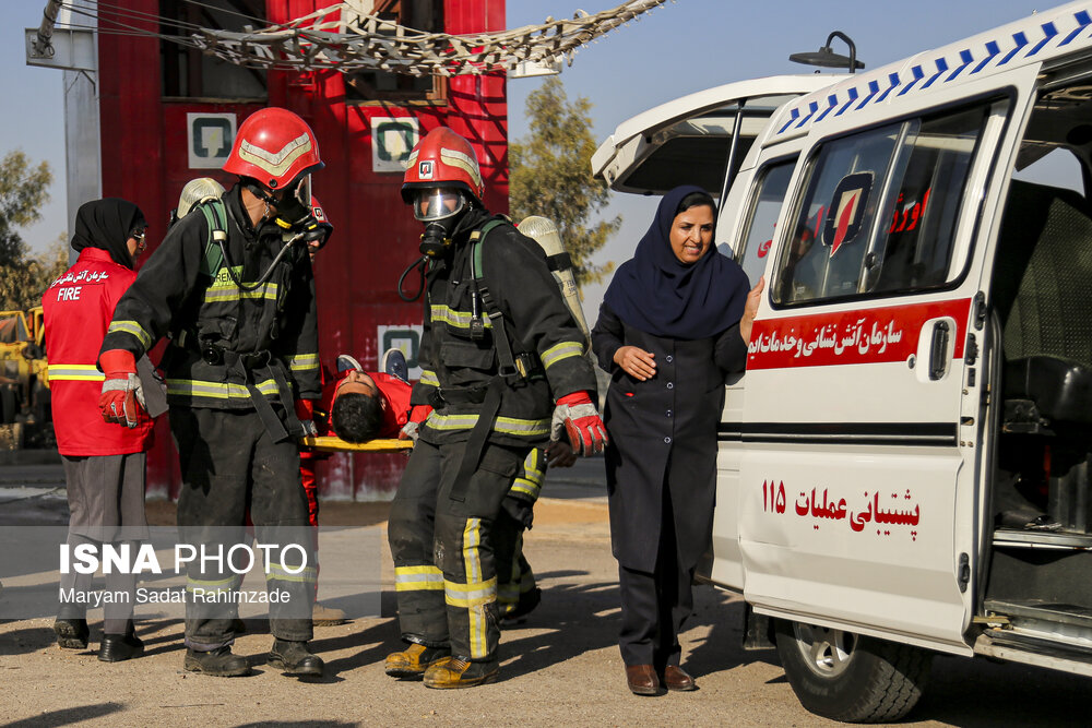 مانور آمادگی و مراسم پاسداشت آتشنشان داوطلب شیراز