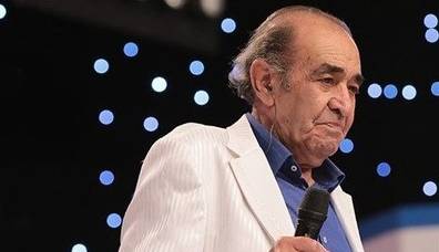 اجرای زنده قطعه «دوستی» توسط استاد ایرج خواجه امیری 