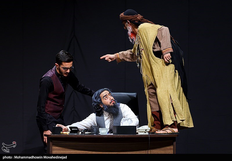 نمایش آئینی تماشاچی
