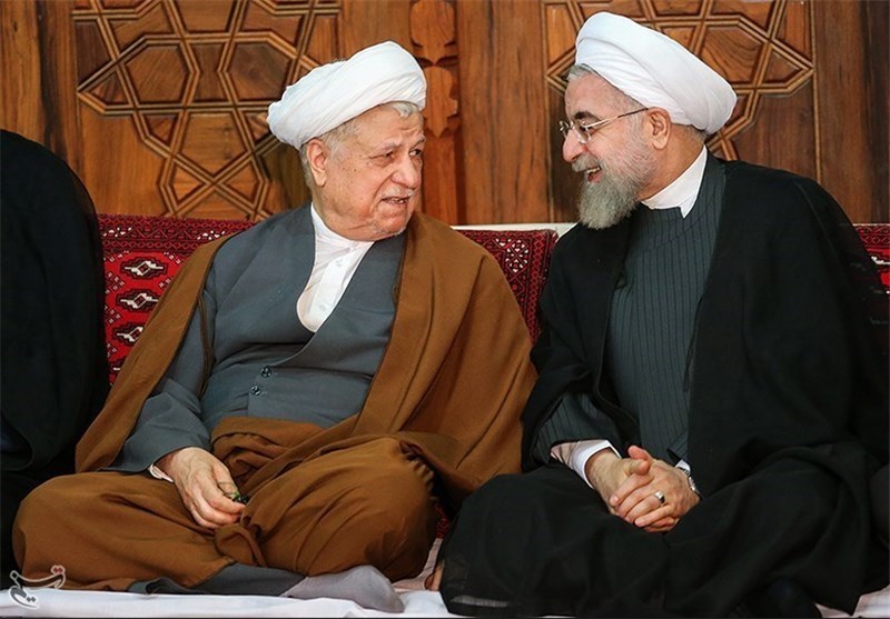 فعال اصولگرا: روحانی نمیتواند نقش هاشمی را در انتخابات بازی کند