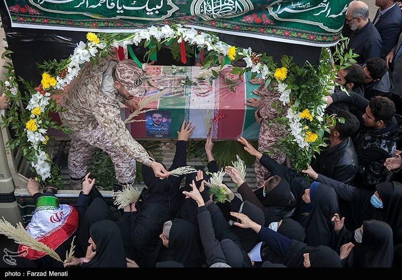 تشییع پیکر شهید مدافع حرم محمد علی عطایی در کرمانشاه