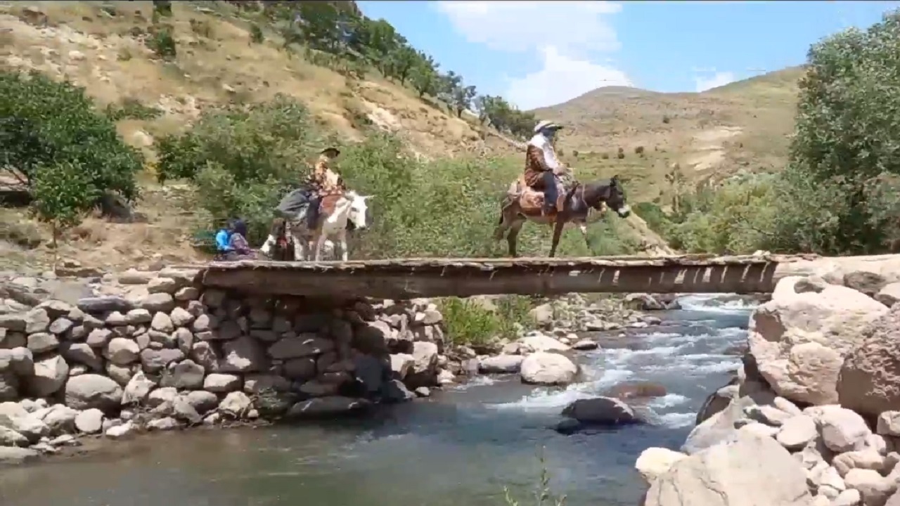 همت بلند مردان روستا برای ساخت پل «یای‌شهری» در مراغه