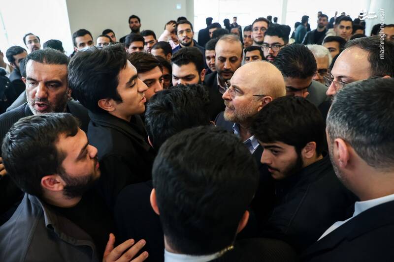عکس/ گفت‌وگوی چهره‌به‌چهره قالیباف با دانشجویان